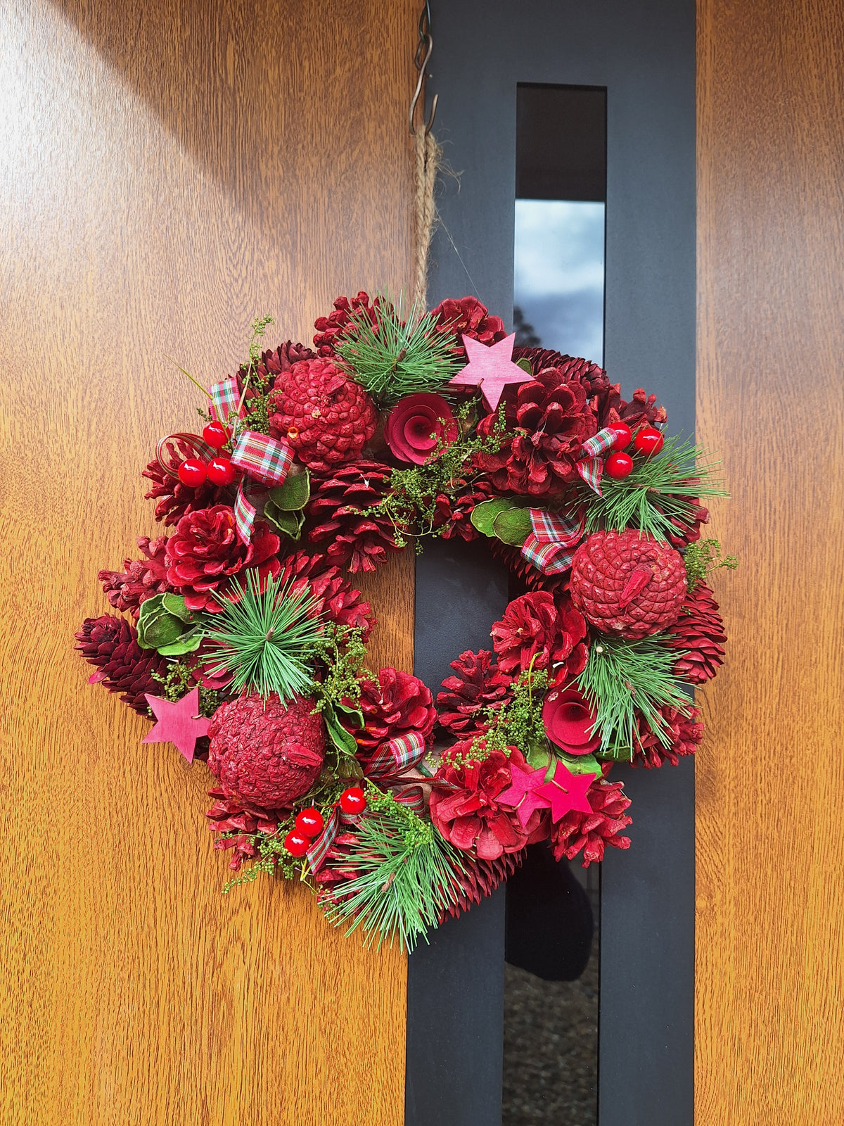 Highland Star Christmas Wreath 30cm | Red Pine Cone Door or Table Wreath