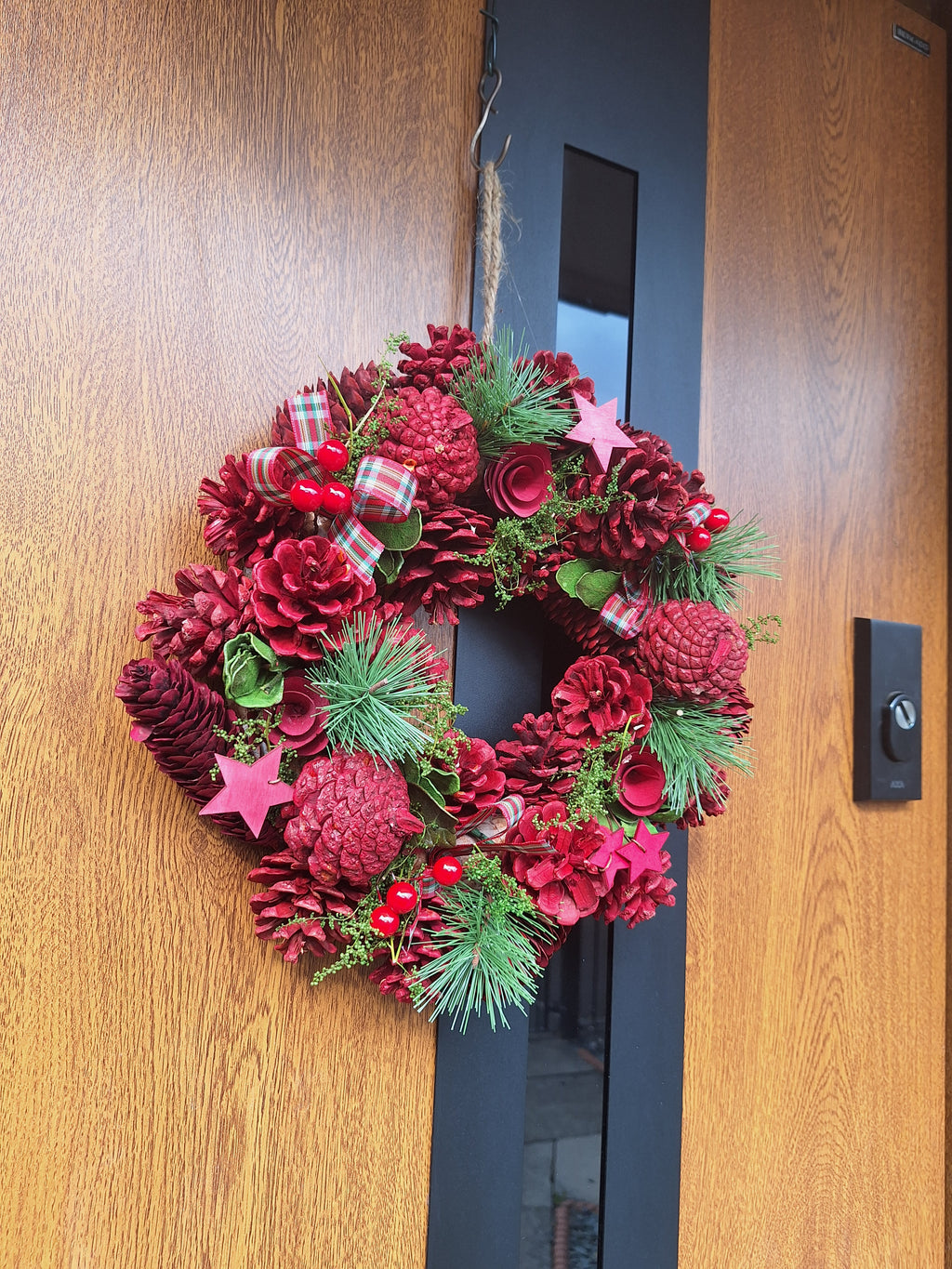 Highland Star Christmas Wreath 30cm | Red Pine Cone Door or Table Wreath