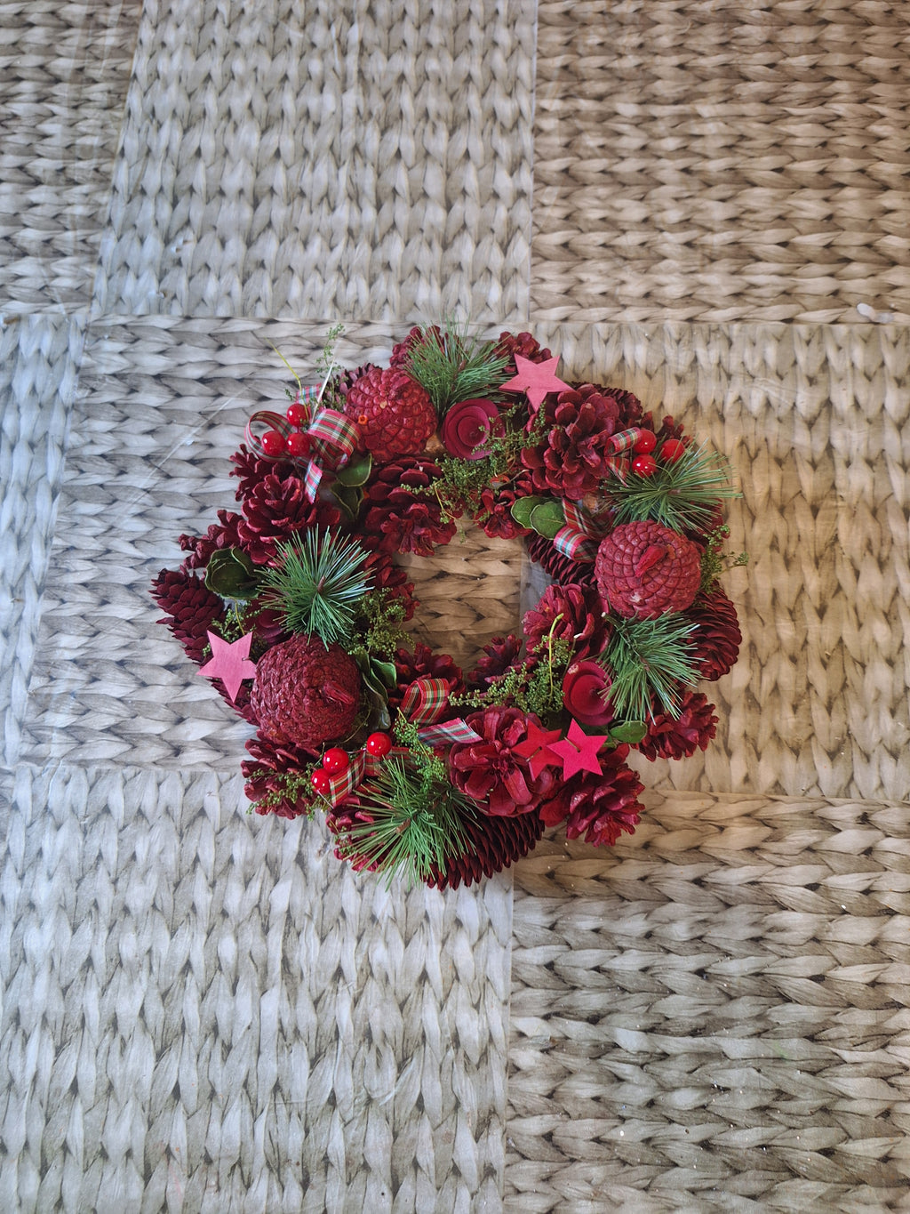 Highland Star Christmas Wreath 30cm | Red Pine Cone Door or Table Wreath