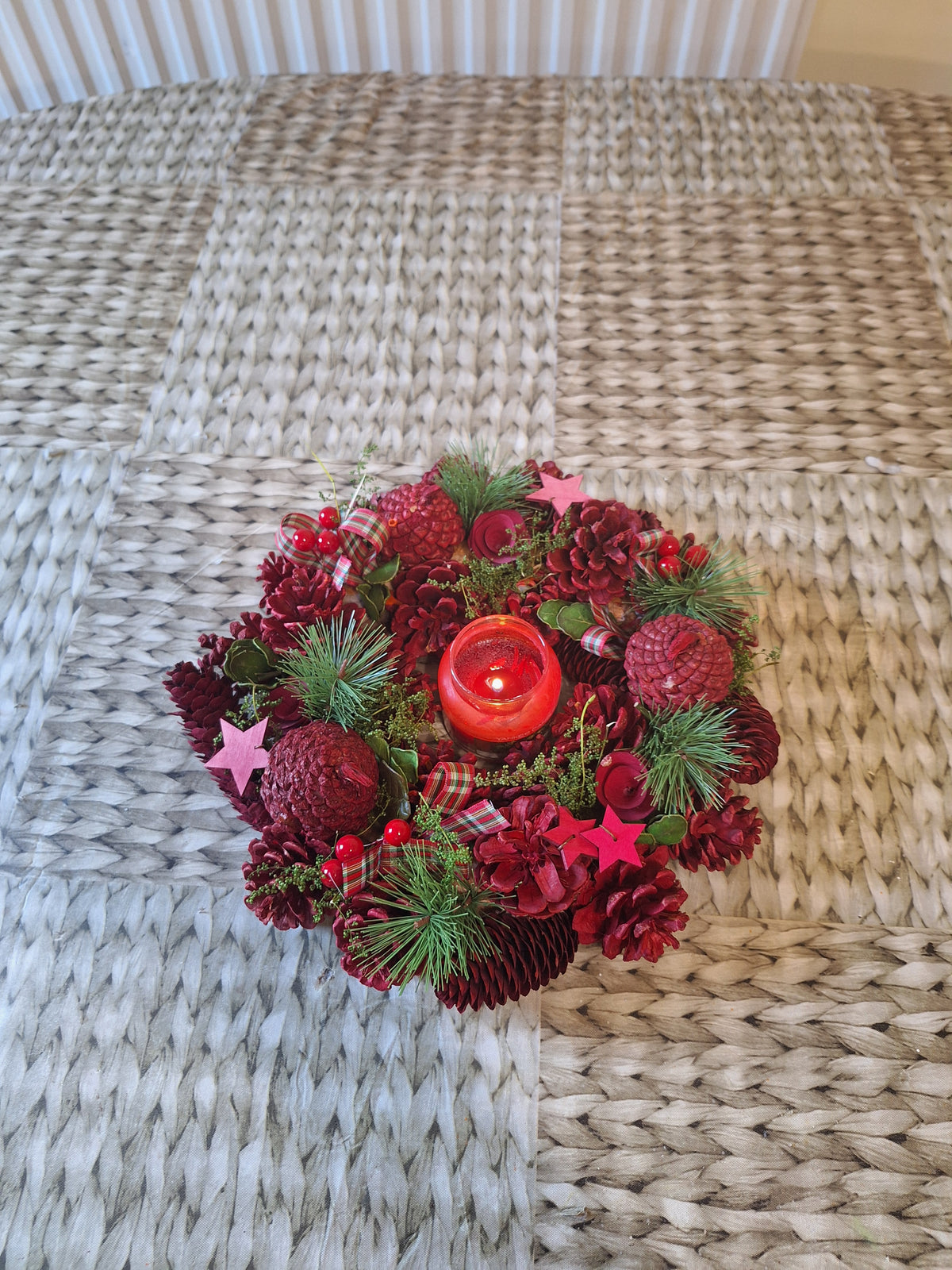 Highland Star Christmas Wreath 30cm | Red Pine Cone Door or Table Wreath