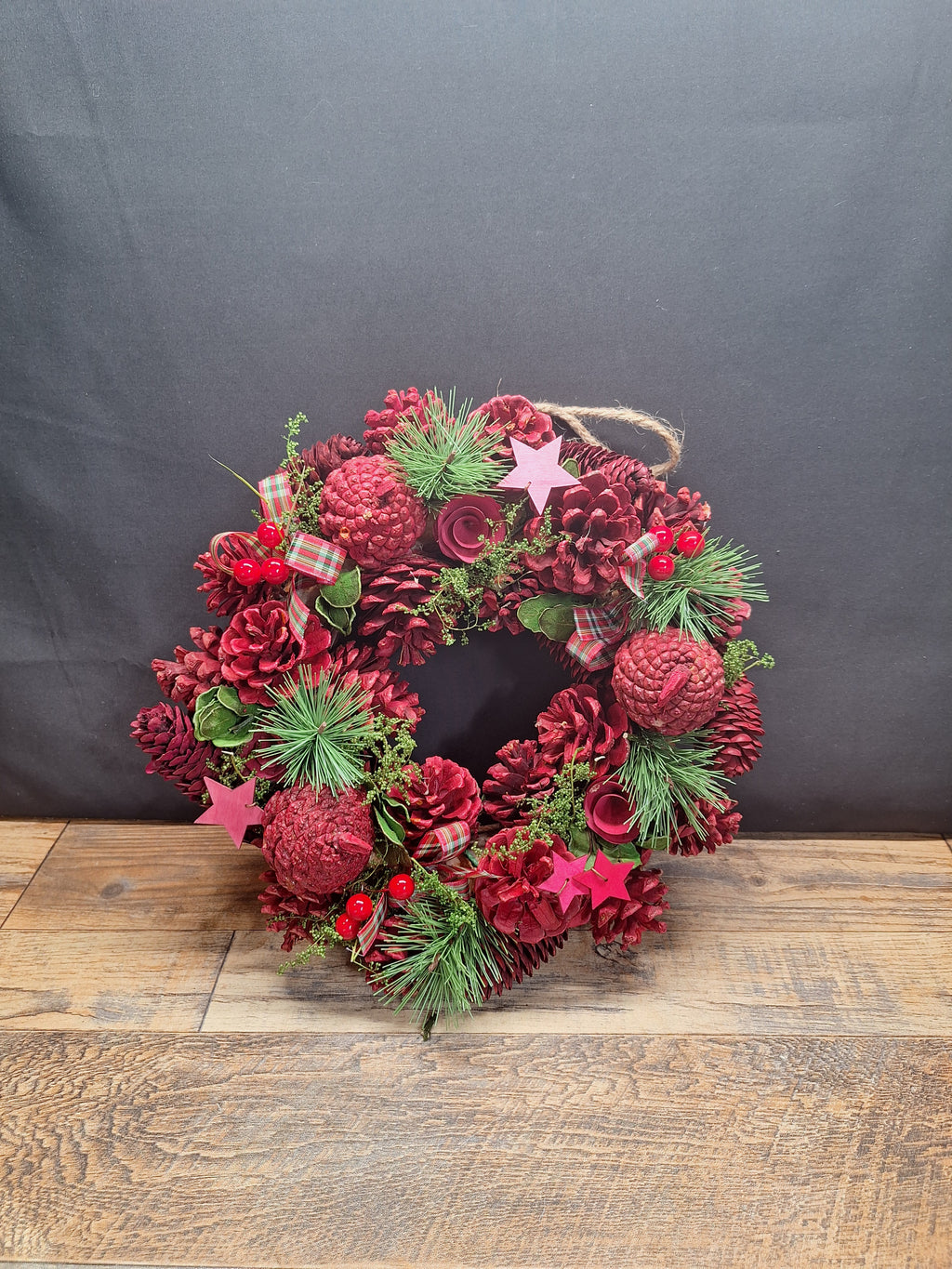 Highland Star Christmas Wreath 30cm | Red Pine Cone Door or Table Wreath