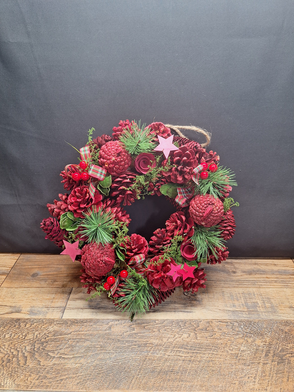 Highland Star Christmas Wreath 30cm | Red Pine Cone Door or Table Wreath
